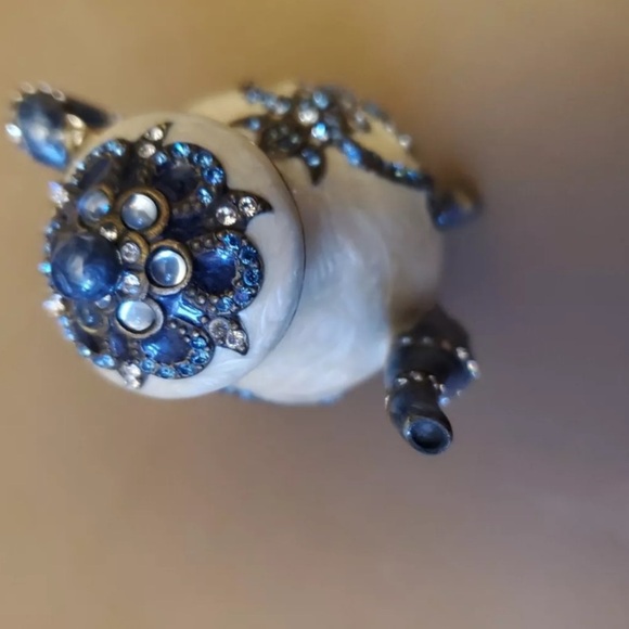 Jay Strongwater Miniature Teapot Trinket Box English Garden Chantel
5062 - Picture 7 of 10